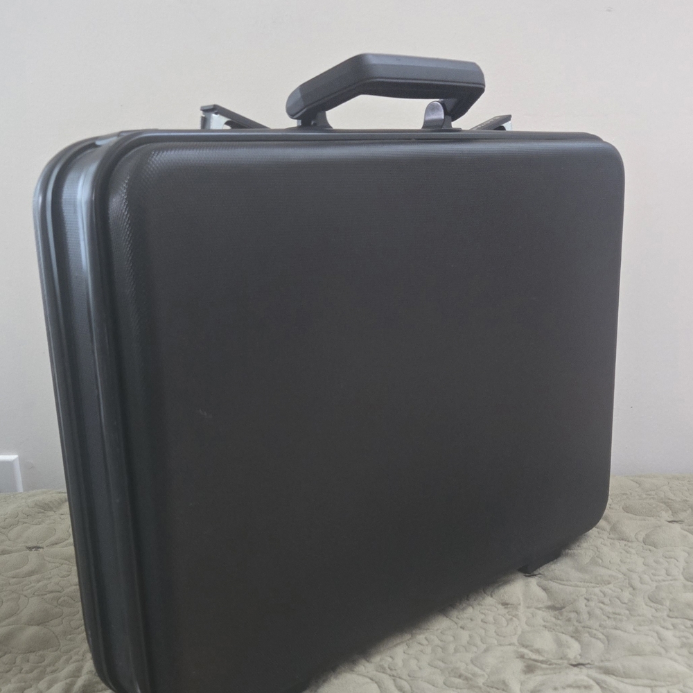 Black Hard-Shell Business Briefcase - Picture 2 of 4